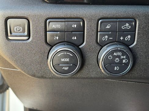 Used 2024 Chevrolet Silverado 3500 LTZ w/ LTZ Plus Package image 26