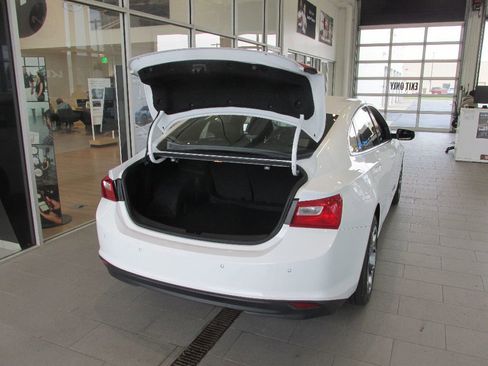 Used 2024 Chevrolet Malibu LT image 30