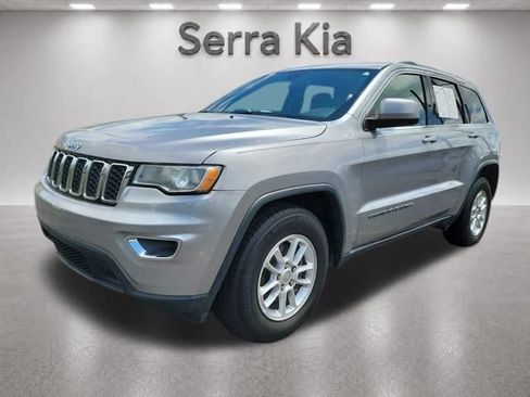 Used 2018 Jeep Grand Cherokee Laredo RWD image 1