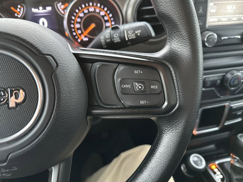 Used 2018 Jeep Wrangler Unlimited Sport image 19