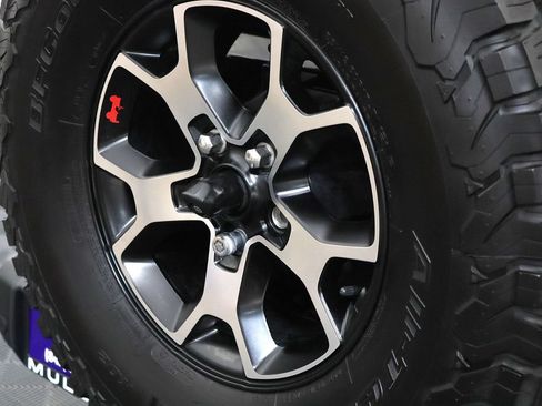 Used 2018 Jeep Wrangler Unlimited Rubicon AWD/4WD image 7
