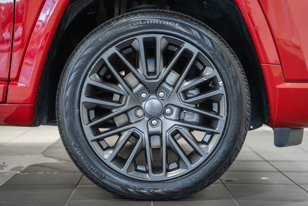 Certified 2022 Jeep Compass Limited AWD/4WD image 17