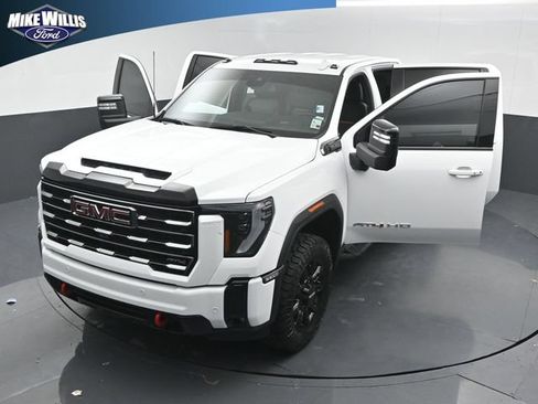 Used 2025 GMC Sierra 2500 AT4 AWD/4WD image 18