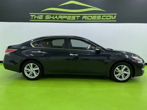 Used 2014 Nissan Altima 2.5 SV w/ Convenience Package FWD image 11