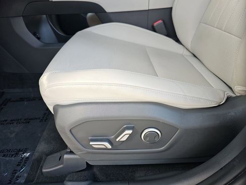 Used 2025 Hyundai Santa Fe SEL image 17