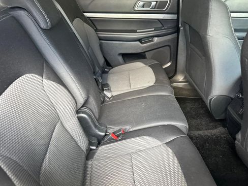 Used 2018 Ford Explorer XLT w/ Equipment Group 201A AWD/4WD image 28