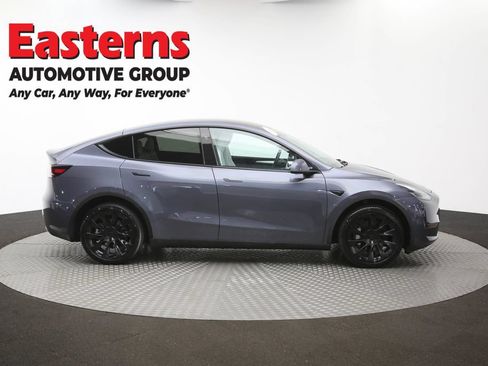 Used 2023 Tesla Model Y AWD image 40