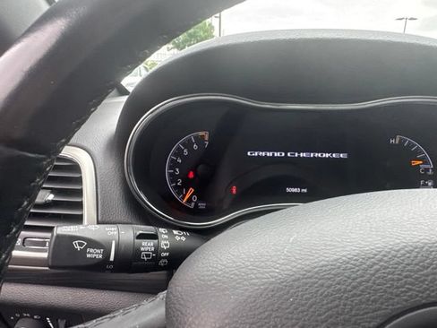 Used 2021 Jeep Grand Cherokee Laredo X AWD/4WD image 10