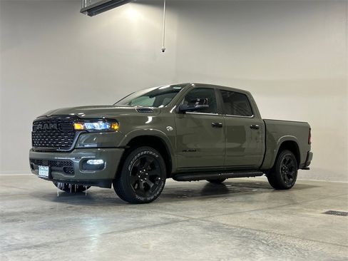 New 2026 RAM 1500 4x4 Crew Cab image 2