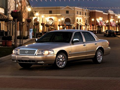 Used 2008 Mercury Grand Marquis GS image 1