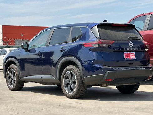 Used 2025 Nissan Rogue SV FWD image 7