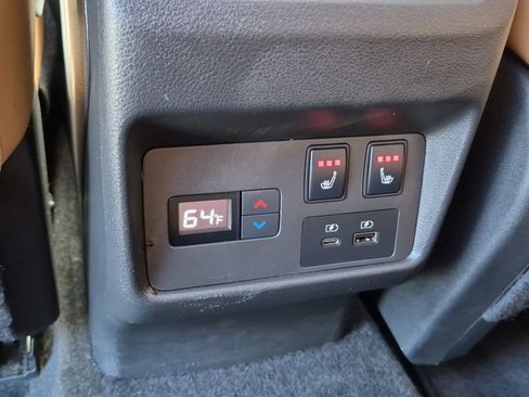 Used 2021 Nissan Rogue Platinum image 8