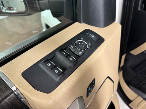 Used 2020 Ford F350 Lariat w/ Chrome Package image 18