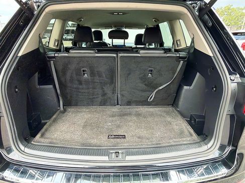 Used 2024 Volkswagen Atlas SE FWD image 11