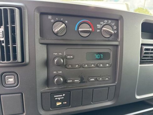 Used 2005 Chevrolet Express 3500 RWD image 13