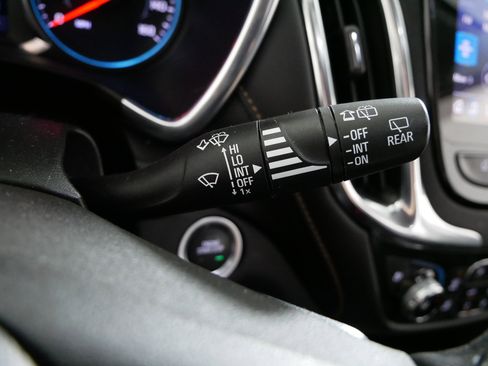 Used 2022 Chevrolet Equinox Premier image 32