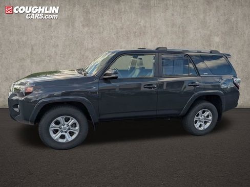 Used 2024 Toyota 4Runner SR5 Premium w/ Moonroof Package AWD/4WD image 4