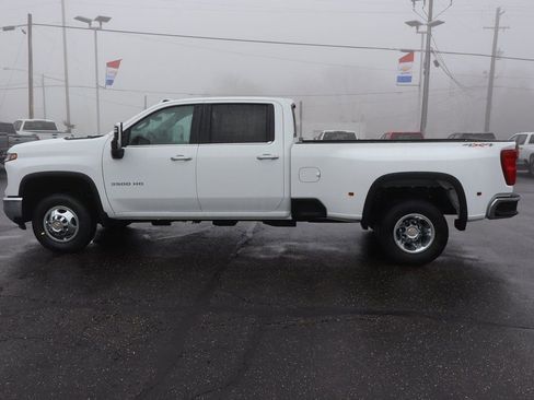 New 2026 Chevrolet Silverado 3500 LTZ w/ LTZ Convenience Package image 23