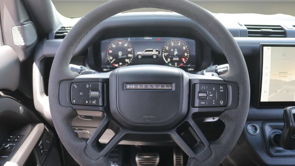 Used 2022 Land Rover Defender 110 V8 AWD/4WD image 18