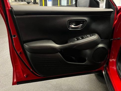 Used 2024 Honda HR-V Sport image 16