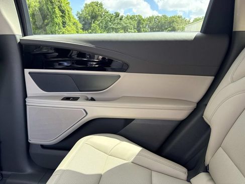 Certified 2024 Lincoln Nautilus Premier AWD/4WD image 14