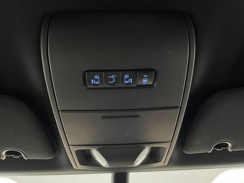 Used 2019 Dodge Grand Caravan SXT FWD image 25