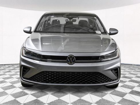 Used 2026 Volkswagen Jetta SE w/ Black Wheel Package FWD image 9