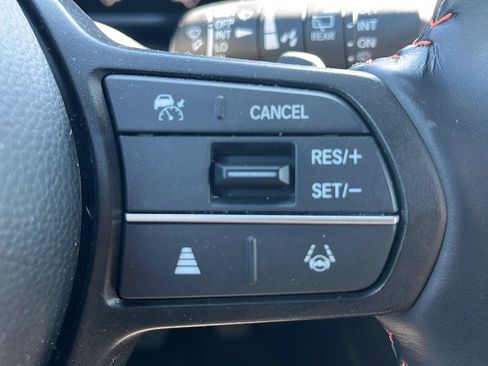 Used 2025 Honda CR-V Sport image 9
