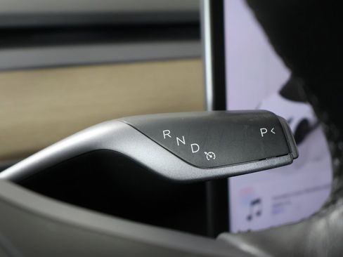 Used 2023 Tesla Model 3 Standard Range image 42