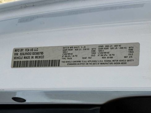 Used 2025 RAM ProMaster 2500 w/ Convenience Group FWD image 21