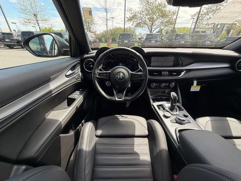 Used 2024 Alfa Romeo Stelvio Veloce AWD/4WD image 14