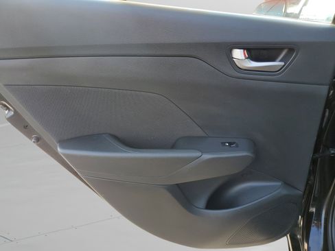 Used 2020 Hyundai Accent SE FWD image 12