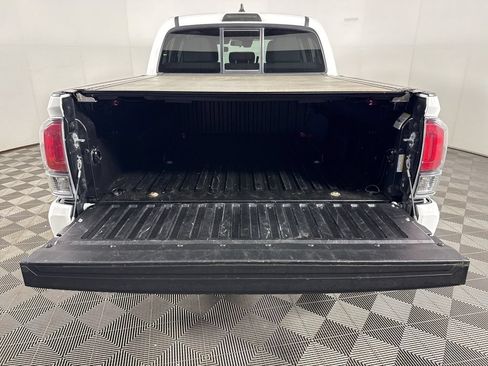 Used 2022 Toyota Tacoma SR AWD/4WD image 9