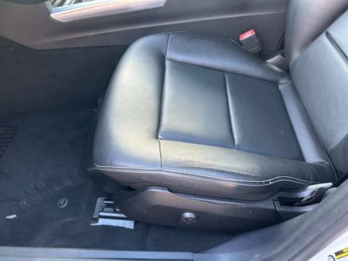 Used 2016 Mercedes-Benz E 350 Sedan image 22