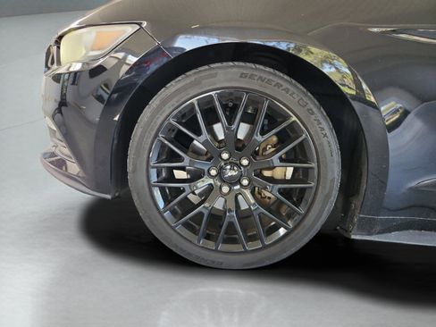 Used 2016 Ford Mustang Coupe RWD image 25