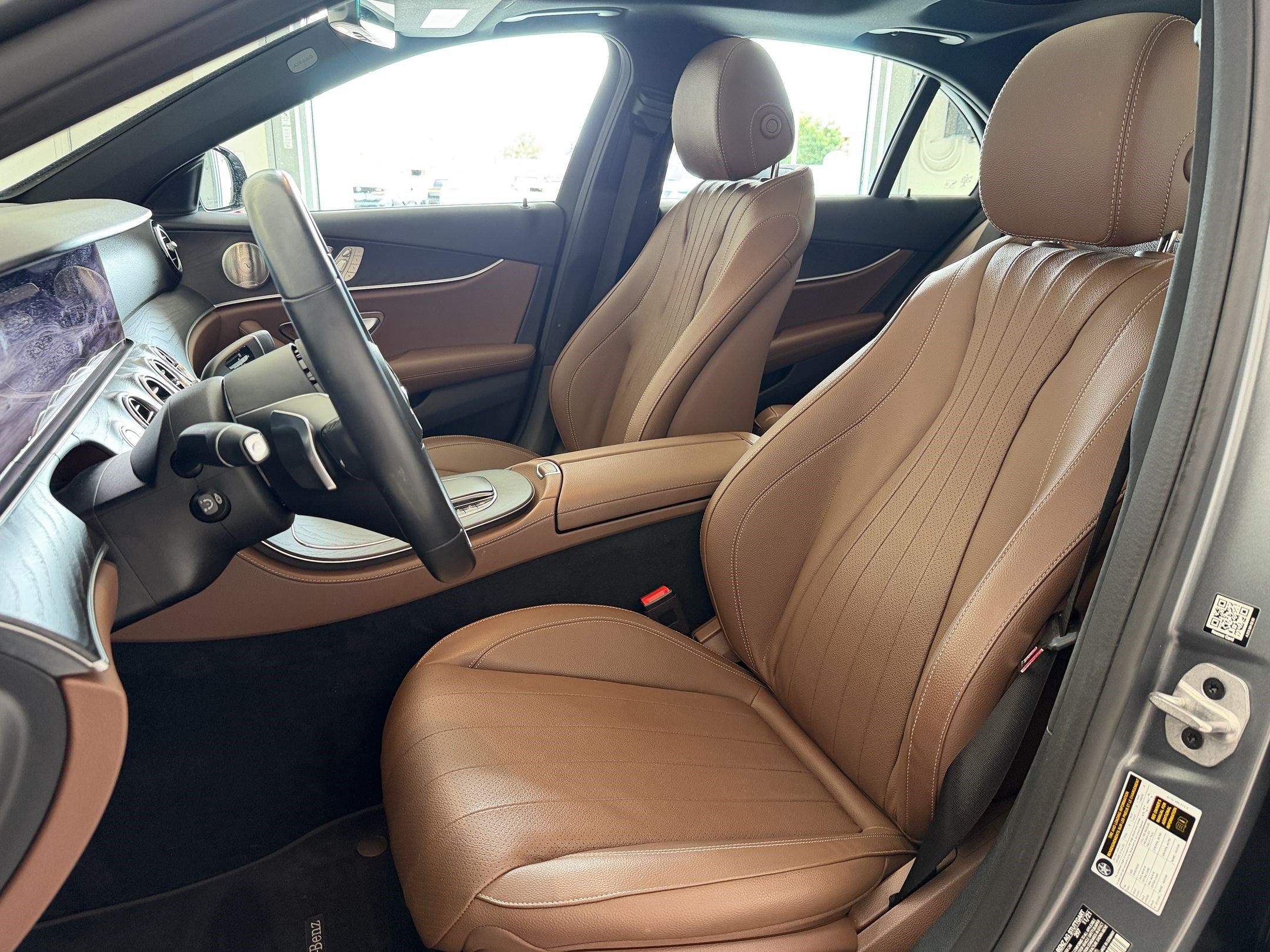 Used 2022 Mercedes-Benz E 350 4MATIC Sedan image 5