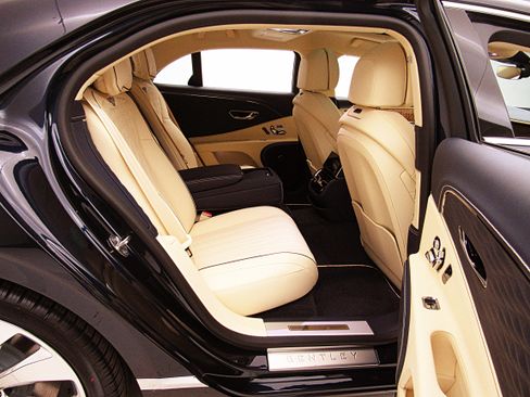 Used 2022 Bentley Flying Spur V8 AWD/4WD image 29