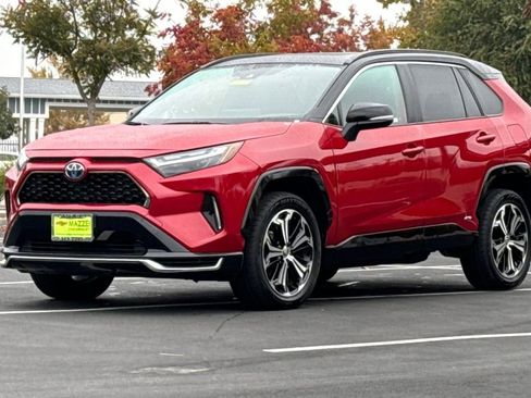 Used 2024 Toyota RAV4 XSE AWD/4WD image 16