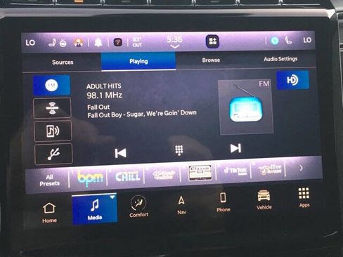 Used 2023 Jeep Grand Cherokee Limited w/ Black Appearance Package image 22