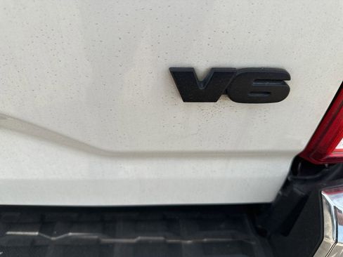 Used 2016 Toyota Tacoma SR5 RWD image 4