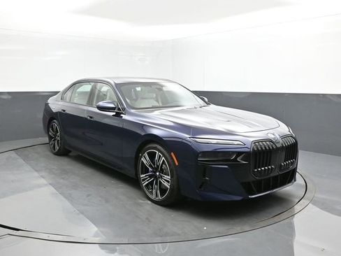 New 2025 BMW 760i xDrive w/ Executive Package image 22
