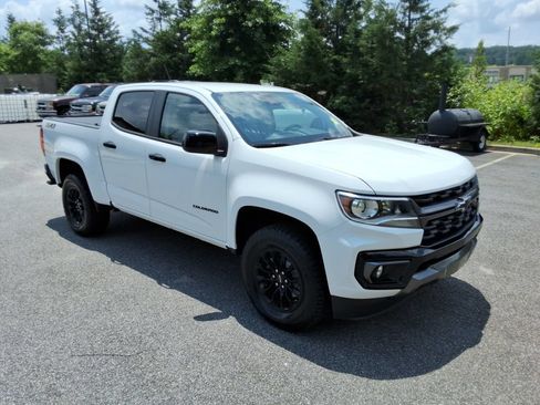Certified 2021 Chevrolet Colorado Z71 w/ Safety Package AWD/4WD image 3