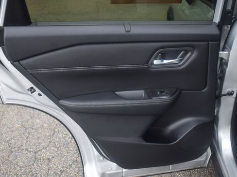 Certified 2024 Nissan Rogue SV w/ SV Premium Package FWD image 45