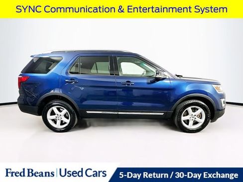 Used 2017 Ford Explorer XLT w/ Equipment Group 202A AWD/4WD image 10