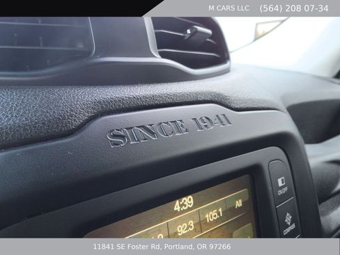 Used 2017 Jeep Renegade Trailhawk AWD/4WD image 15