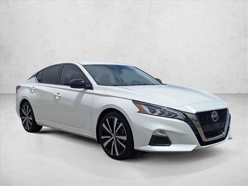 Used 2022 Nissan Altima 2.5 SR FWD image 3