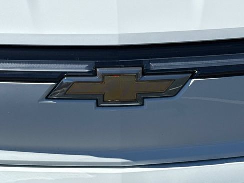 Used 2025 Chevrolet Silverado EV LT AWD/4WD image 8