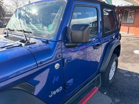 Used 2018 Jeep Wrangler Sport AWD/4WD image 8