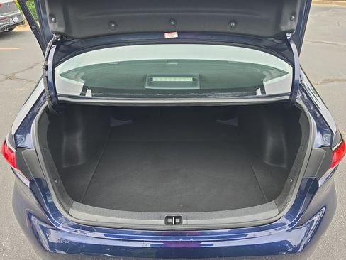 Used 2022 Toyota Corolla LE FWD image 12