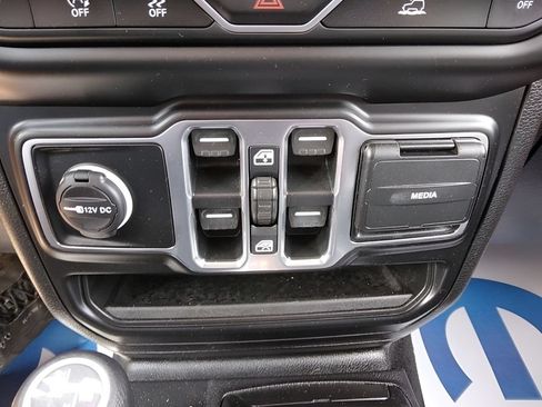 Used 2021 Jeep Gladiator Sport AWD/4WD image 13